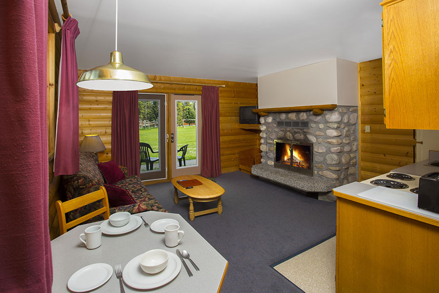 Jasper Deluxe Log Chalet for 2 persons Becker’s Chalets