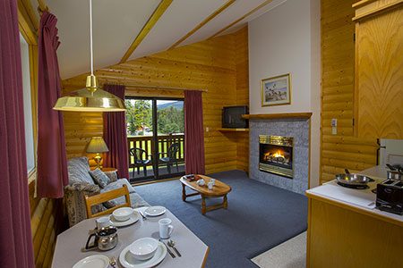 Jasper Deluxe Log Chalet for 2 Becker’s Chalets